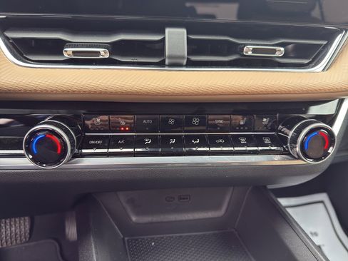 New 2026 Chevrolet Equinox ACTIV w/ Convenience Package III image 12