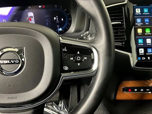 Used 2024 Volvo XC90 B6 Plus image 19