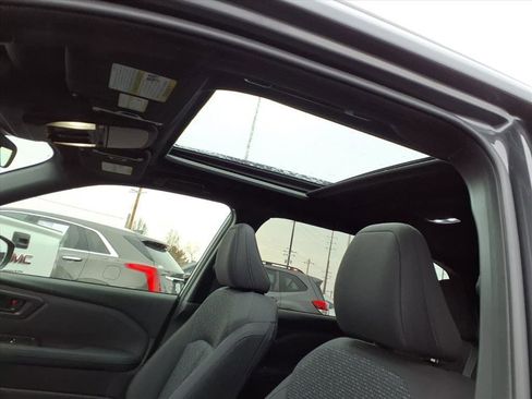 Used 2025 Subaru Forester Premium image 19