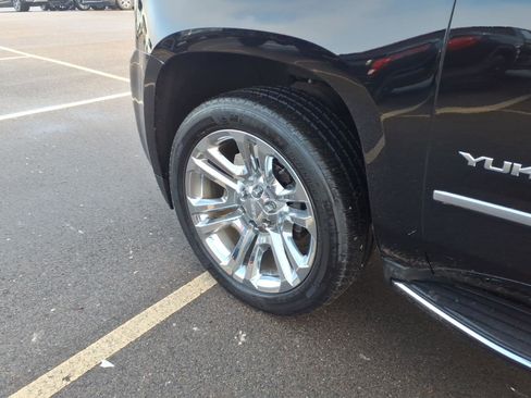 Used 2018 GMC Yukon SLT w/ Premium Edition image 12