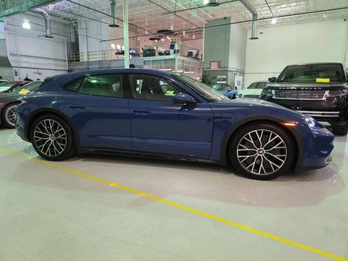 Used 2023 Porsche Taycan 4S AWD/4WD image 64