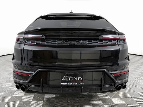 Used 2025 Lamborghini Urus SE image 6