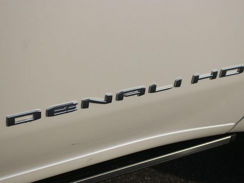 Used 2025 GMC Sierra 2500 Denali Ultimate AWD/4WD image 11