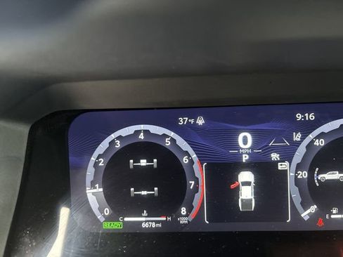 Used 2024 Toyota Tacoma TRD Sport w/ TRD Sport Premium Package image 9