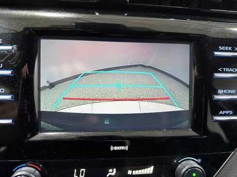 Used 2020 Toyota Camry SE FWD image 4