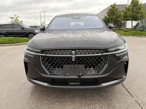 Used 2025 Lincoln Nautilus Premier w/ Equipment Group 102A AWD/4WD image 2