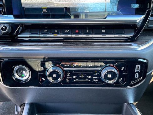 Used 2024 Chevrolet Silverado 1500 RST AWD/4WD image 18