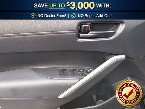 Used 2022 Toyota Corolla Cross LE w/ Moonroof Package image 16