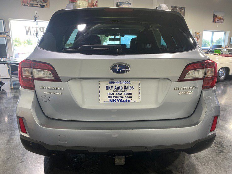 Used 2017 Subaru Outback 2.5i Limited AWD/4WD image 6