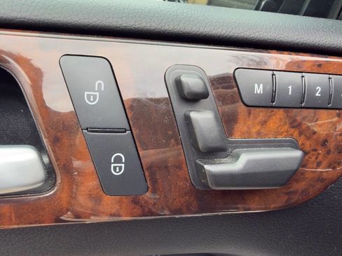 Used 2014 Mercedes-Benz GL 550 4MATIC image 23