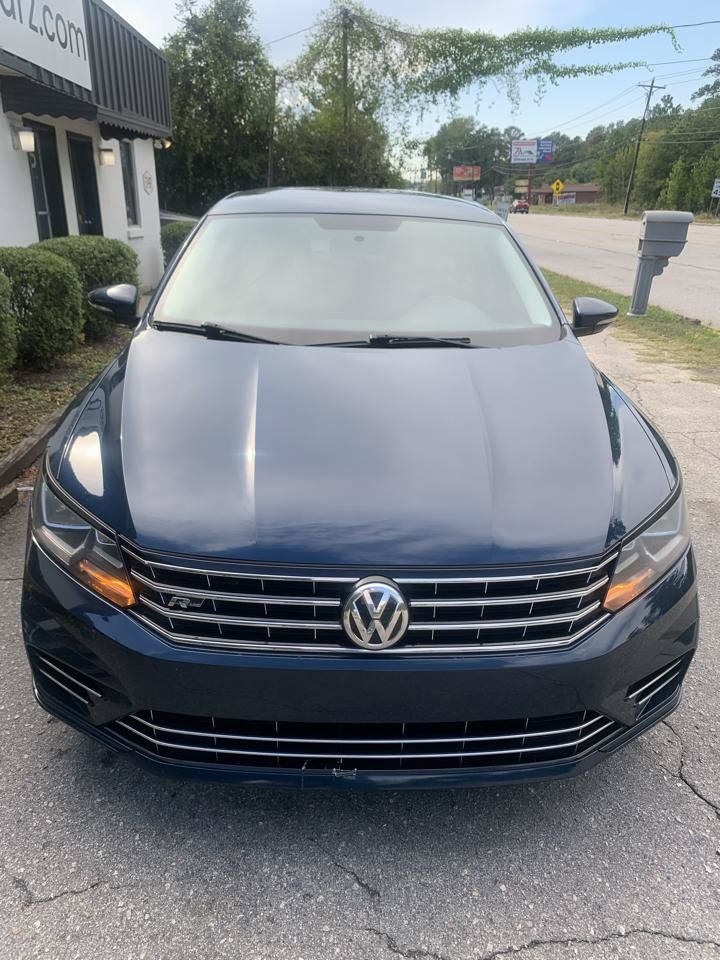 Used 2018 Volkswagen Passat 2.0T R-Line FWD image 2