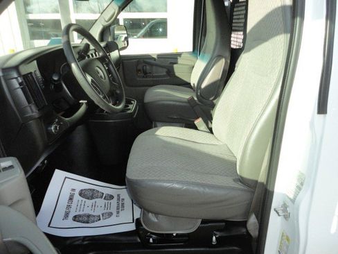 Used 2015 GMC Savana 2500 image 4