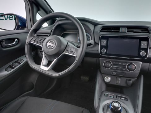 Used 2025 Nissan Leaf S FWD image 25