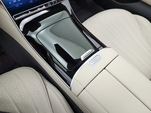 Certified 2022 Mercedes-Benz S 500 4MATIC image 13