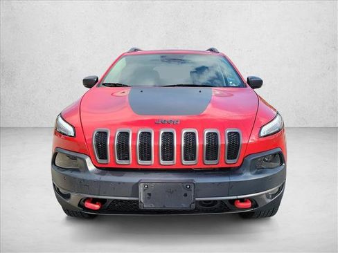 Used 2017 Jeep Cherokee Trailhawk AWD/4WD image 2