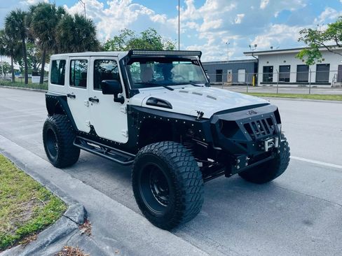 Used 2018 Jeep Wrangler Unlimited Sport AWD/4WD image 7