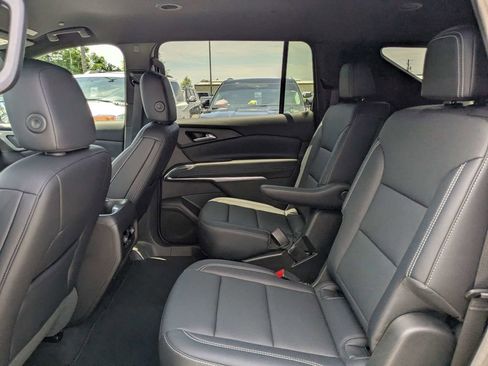 Used 2026 Chevrolet Traverse LT FWD image 14