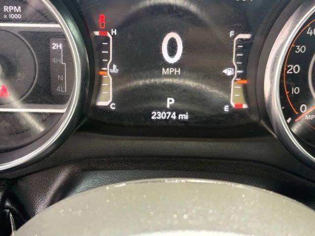 Used 2023 Jeep Gladiator Sport AWD/4WD image 4