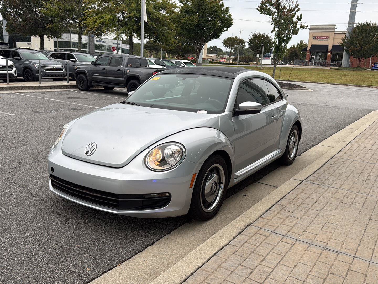 Used 2012 Volkswagen Beetle 2.5 FWD image 4