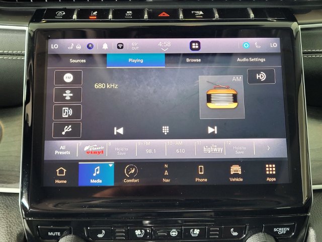 Used 2023 Jeep Grand Cherokee L Limited w/ Luxury Tech Group II AWD/4WD image 20