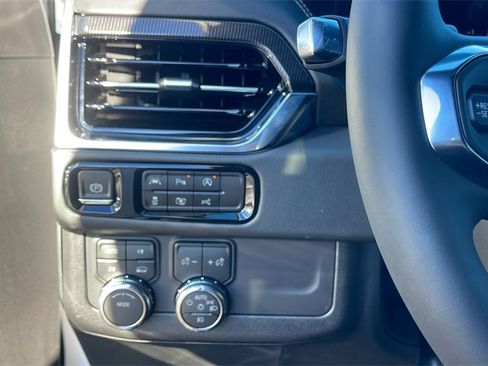 New 2026 GMC Yukon Elevation image 20