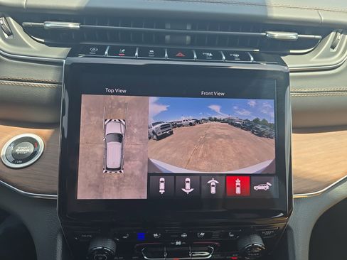 New 2025 Jeep Grand Cherokee L Summit w/ Obsidian Package image 30