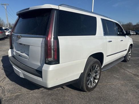 Used 2017 Cadillac Escalade ESV Premium Luxury image 2