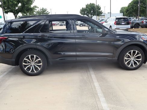 Certified 2026 Ford Explorer ST-Line RWD image 2