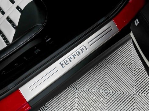 Used 2018 Ferrari 812 Superfast RWD image 84