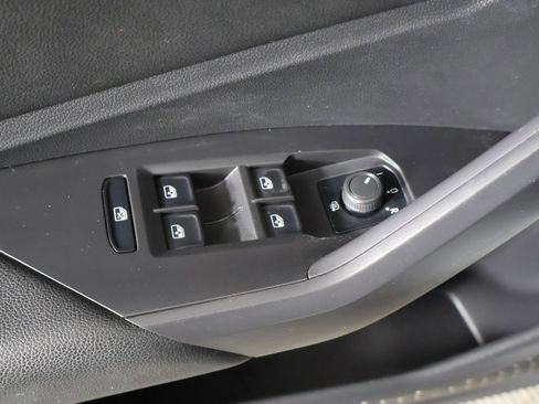 Used 2020 Volkswagen Jetta S w/ Driver Assistance Package image 29