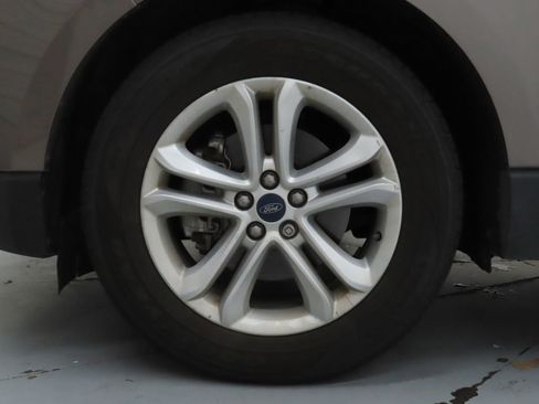 Used 2019 Ford Edge SEL w/ Equipment Group 201A FWD image 27