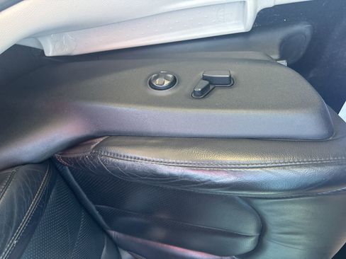 Used 2017 Chrysler Pacifica Touring-L Plus image 25