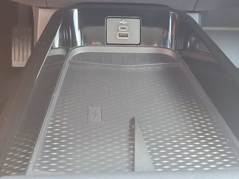 Certified 2025 Ford Mustang Mach-E Premium AWD/4WD image 25