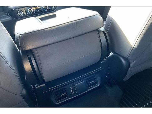 Used 2024 GMC Sierra 1500 Elevation image 11