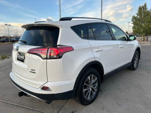 Used 2018 Toyota RAV4 XLE w/ Convenience Package AWD/4WD image 8