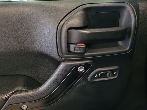 Used 2017 Jeep Wrangler Unlimited Rubicon AWD/4WD image 27