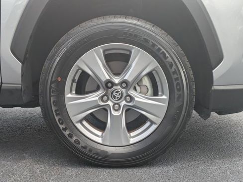 Used 2025 Toyota RAV4 LE AWD/4WD image 11