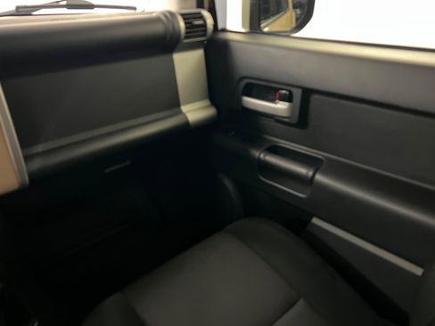 Used 2012 Toyota FJ Cruiser 4WD w/ TRD Sport Pkg image 11