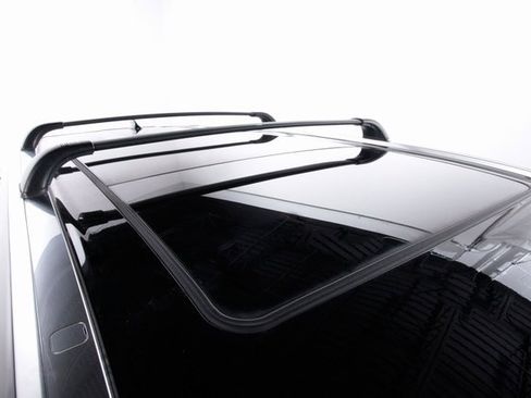 Used 2017 Toyota Highlander Limited image 41