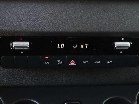 Used 2025 Mercedes-Benz Sprinter 2500 image 40