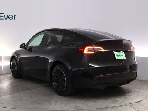 Used 2022 Tesla Model Y Long Range AWD/4WD image 17