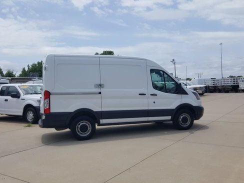 Used 2016 Ford Transit 250 130 Medium Roof RWD image 6