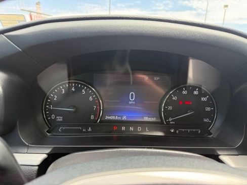 Used 2024 Ford Explorer XLT RWD image 14