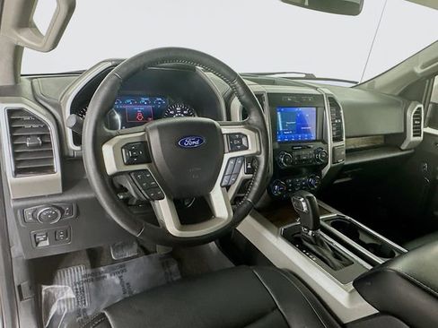 Used 2019 Ford F150 Lariat w/ Max Trailer Tow Package image 11