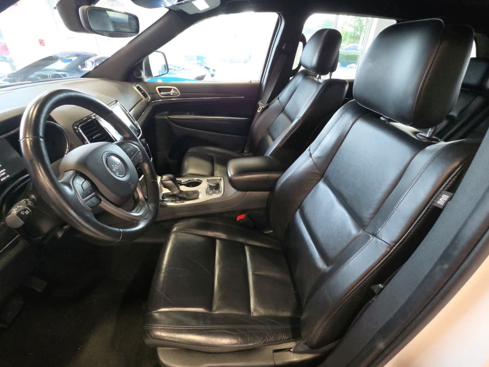 Used 2019 Jeep Grand Cherokee Limited AWD/4WD image 15