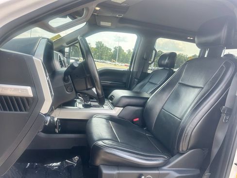 Used 2017 Ford F150 Lariat w/ Equipment Group 502A Luxury AWD/4WD image 12