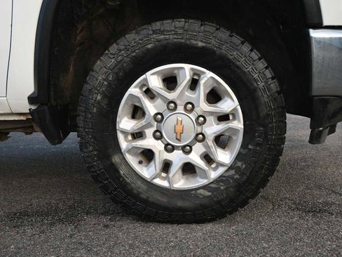 Used 2022 Chevrolet Silverado 2500 LT w/ Convenience Package image 12