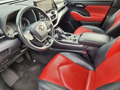 Used 2023 Toyota Highlander XSE image 15