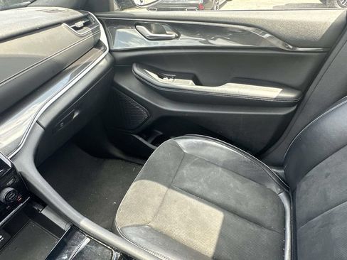 Used 2023 Jeep Grand Cherokee L Laredo AWD/4WD image 29