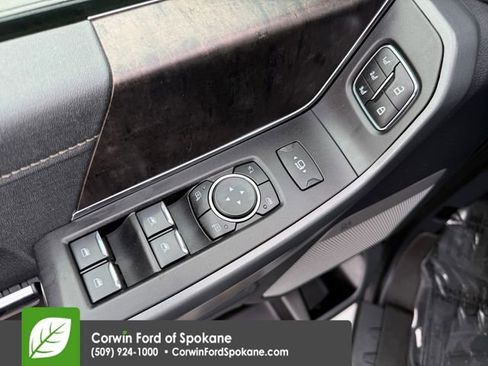 Used 2023 Ford F450 Lariat w/ Chrome Package image 24